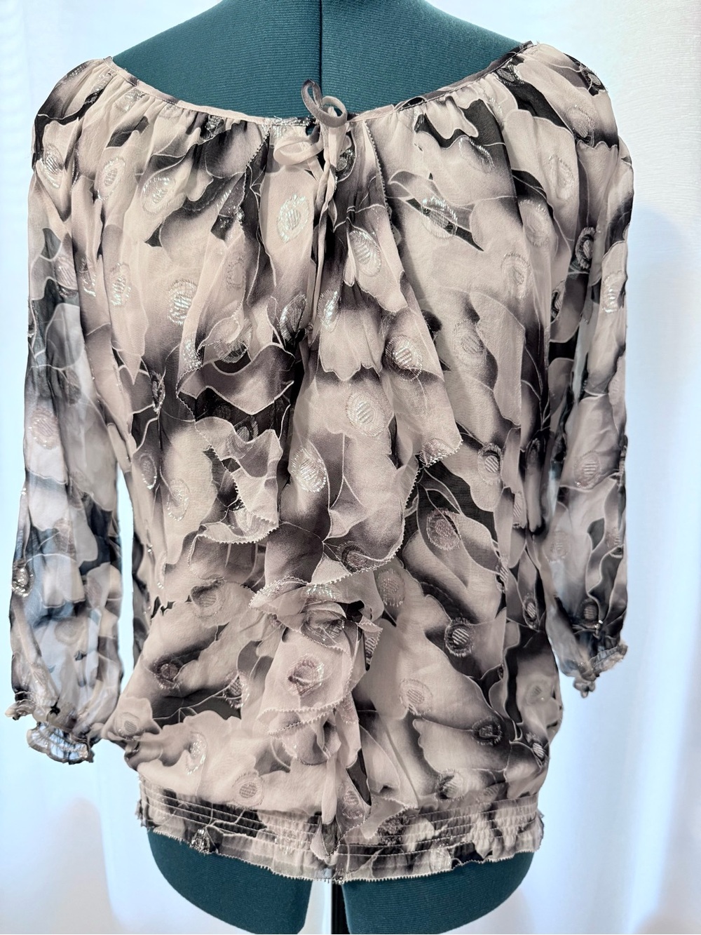 White House Black Market top. Size small.